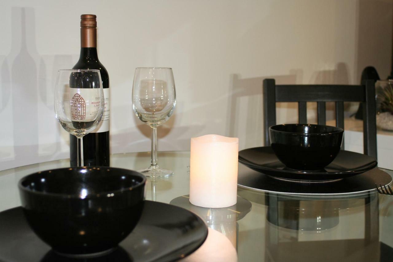 Governor Luxe 1 Bedroom Apartment In The Heart Of Barton Wifi Gym Wine Secure Parking Canberra Kingston Exterior photo