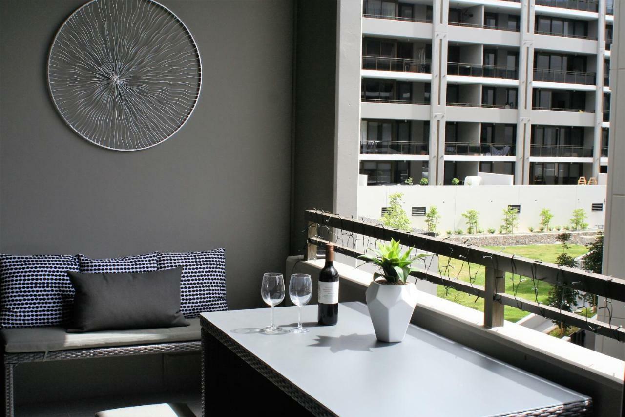 Governor Luxe 1 Bedroom Apartment In The Heart Of Barton Wifi Gym Wine Secure Parking Canberra Kingston Exterior photo