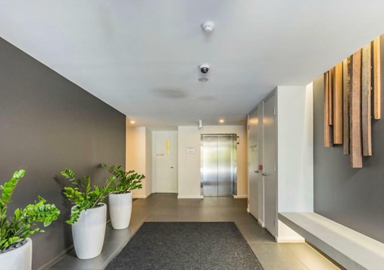 Governor Luxe 1 Bedroom Apartment In The Heart Of Barton Wifi Gym Wine Secure Parking Canberra Kingston Exterior photo